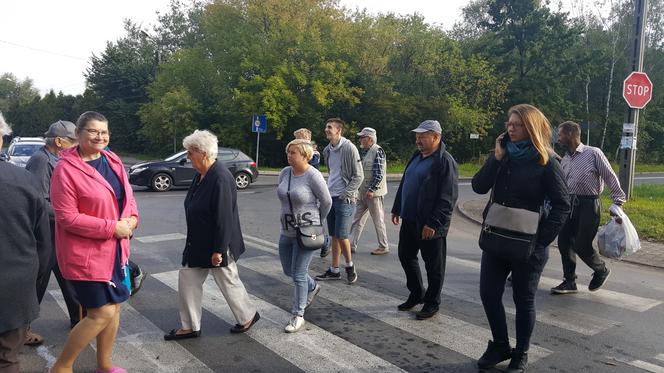 Blokada drogi przed wysypiskiem śmieci w Sosnowcu 