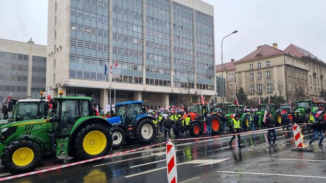 Rolnicy protestują. Utrudnienia na drogach w całej Polsce