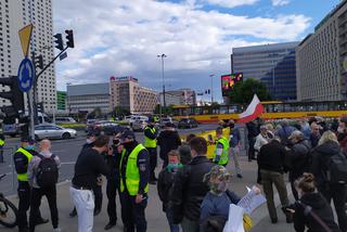 Kierowcy blokują Rondo Dmowskiego. Trwa Strajk Przedsiębiorców w Warszawie [GALERIA]