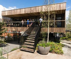 Maggie's Centre w Oldham: pionierskie zastosowania drewna