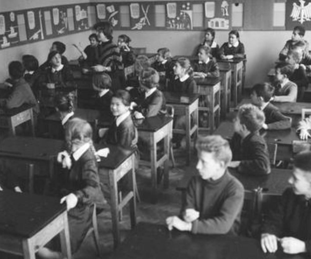 Szkoła w PRL-u. Tak kiedyś wyglądały lekcje! QUIZ
