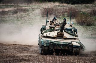 Pierwsze strzelania z Abramsów M1A2 SEPv3. Pod okiem instruktorów z USA