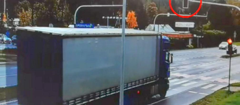 Bydgoscy kierowcy nic nie robią sobie z czerwonego światła