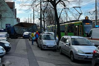 Zderzenie ciężarówki i tramwaju na ulicy 28 czerwca. Ruch tramwajowy w okolicy wstrzymany
