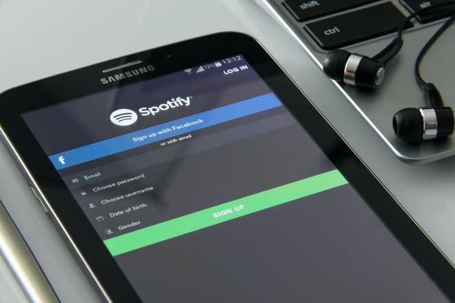 Spotify zwalnia aż 17% pracowników. Czemu, skoro jej zyski ciągle rosną?