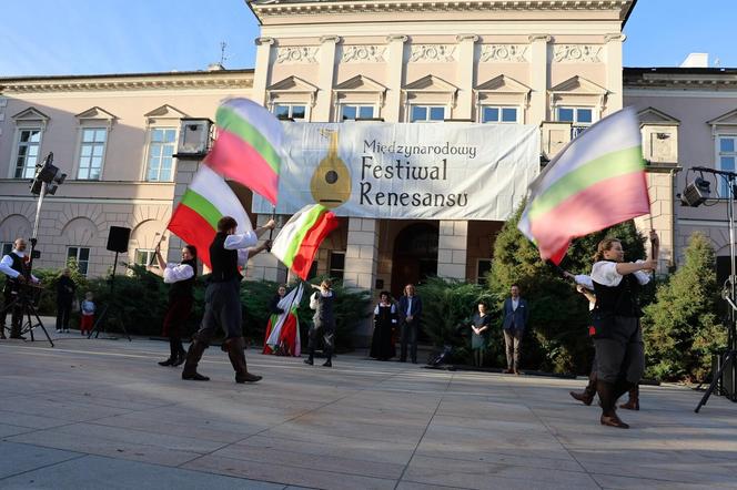 Korowód w ramach Międzynarodowego Festiwalu Renesansu w Lublinie