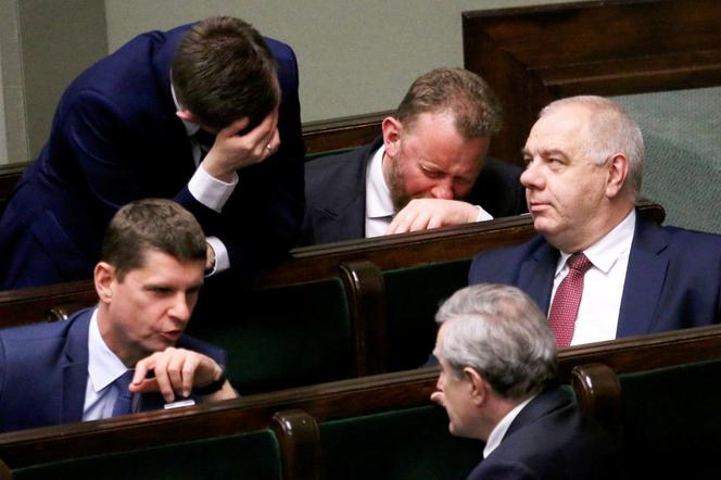 Nocne głosowanie w Sejmie nad wotum nieufności dla Szumowskiego