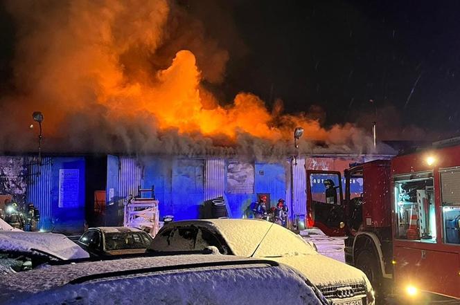 Pożar w Mysłowicach. Spłonął warsztat samochodowy przy Oświęcimskiej
