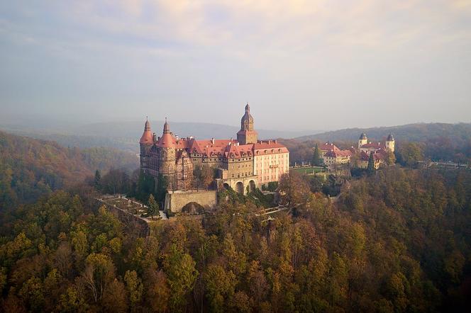 Hotel-zamek. W których polskich zamkach można spać?