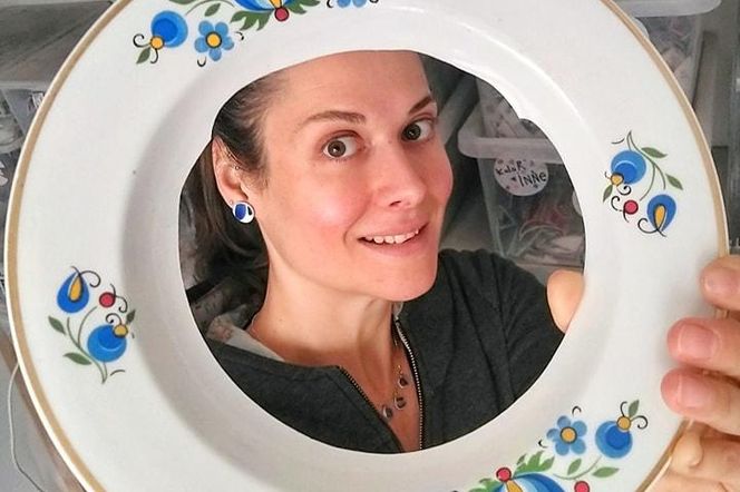 Magdalena tworzy biżuterię z rozbitej porcelany