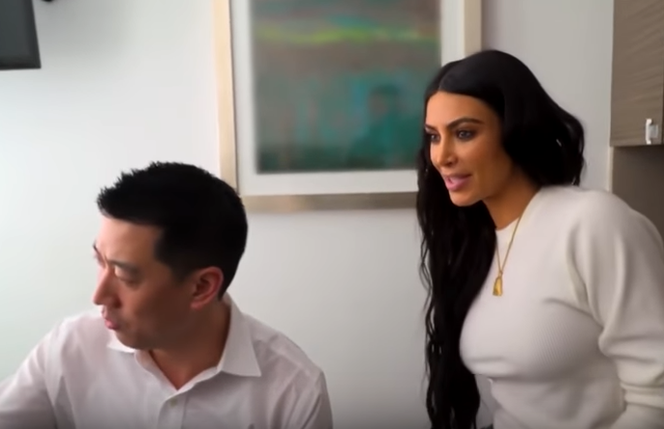 Kim Kardashian z Khloe u ginekologa