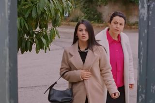 Miłość i nadzieja odc. 330. Bahar, Cavidan