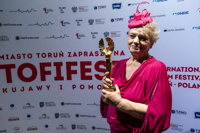 Tofifest 2022 rozpoczęty! Uroczysta gala, nagrody dla Krystiana Pesty, Anny Seniuk, Emilii Krakowskiej i Julia Szczepańskiej