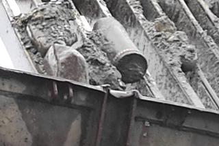 Pocisk artyleryjski w kopalni kruszywa w Rudce
