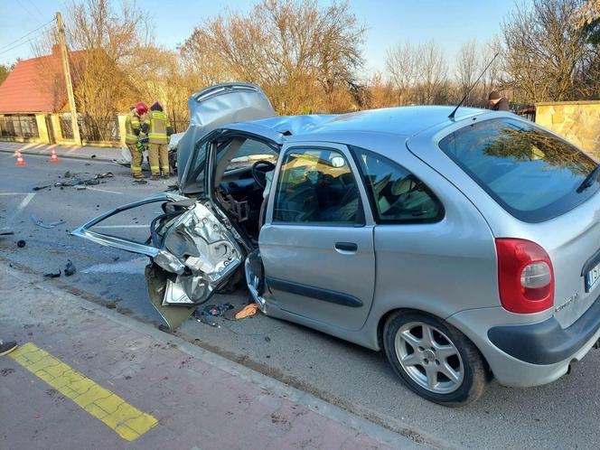 Czołowe zderzenie na ulicy Kościelnej w Starachowicach