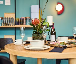 IKEA zaprasza do stołu i jedzenia nowościami i obniżonymi cenami