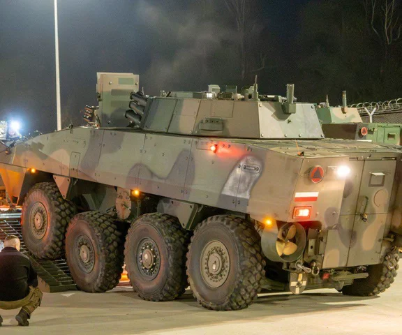 16. Brygada Zmotoryzowana dostaje posiłki. Przybyły Rosomaki 