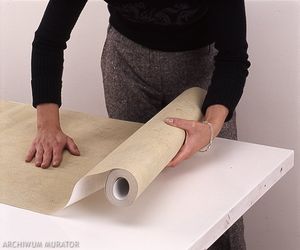 Przygotowanie do przyklejania tapety