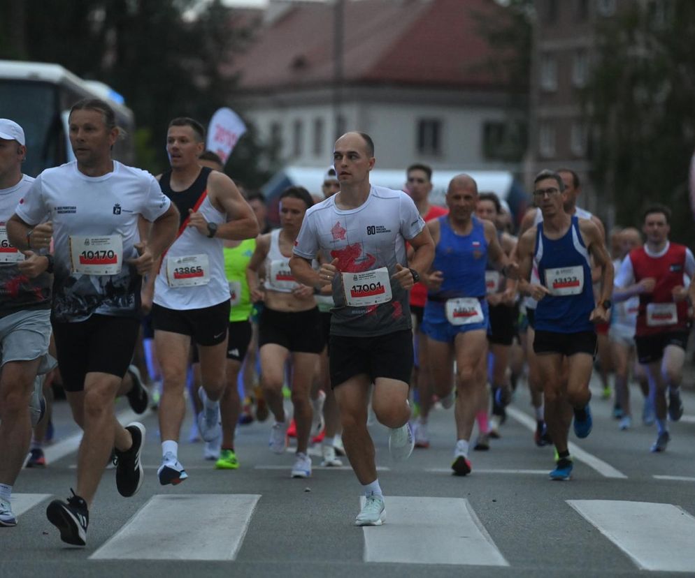 Bieg Powstania Warszawskiego 2025. Biegacze uczcili pamięć bohaterów [ZDJĘCIA]