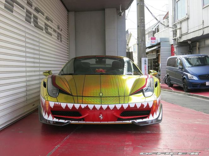 Ferrari 458 Spider Golden Shark