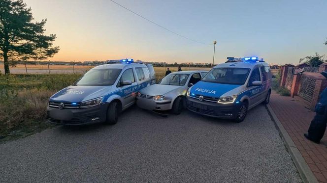 Pijany kierowca przygniótł policjanta do barierek. Szaleńczy pościg ulicami Warszawy 