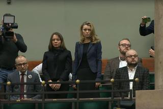 Żony Wąsika i Kamińskiego w Sejmie! Zostały przywitane z mównicy