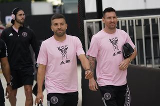 Jordi Alba , Lionel Messi