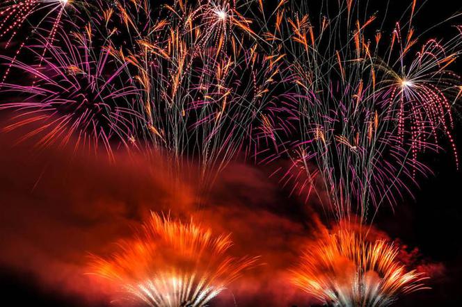 Pokazy pirotechniczne w Warszawie