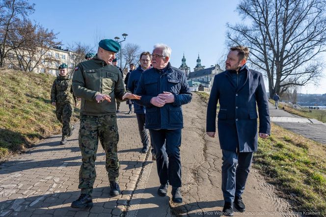 Żołnierze przeprowadzili zwiad w Krakowie. Są pierwsze ustalenia w sprawie mostu