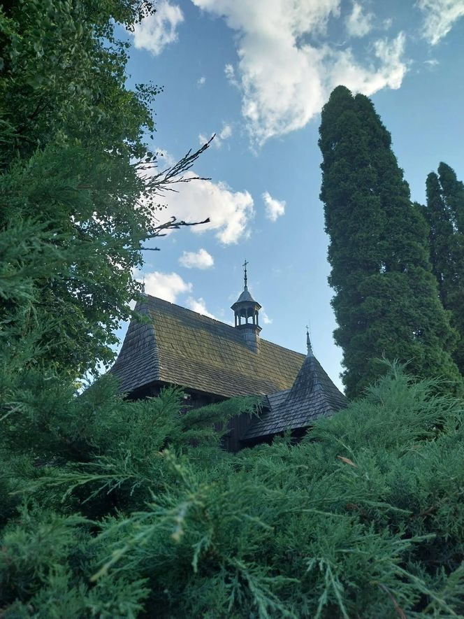 Kościół parafialny pw. Matki Bożej Częstochowskiej w Radkowicach