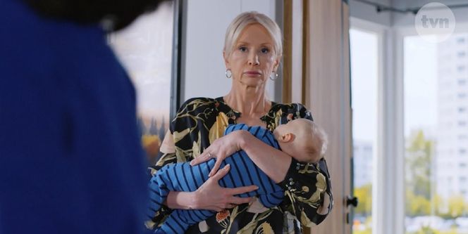 Na Wspólnej odc. 4053. Ania (Sonia Mietielica), Ewa (Ewa Gawryluk), Jaś (Kazio Wierzbicki)