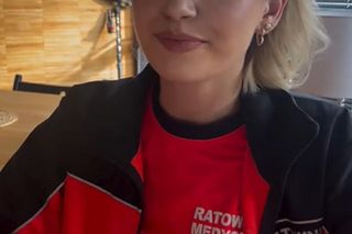 Na sygnale na planie. Britney (Paulina Zwierz)