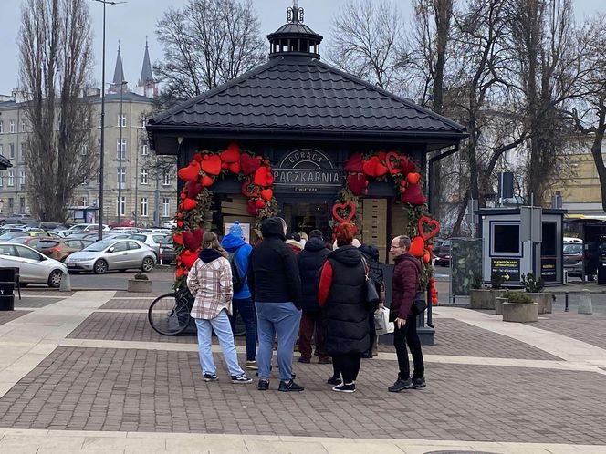 Tłusty czwartek 2025. Wielkie kolejki przed łódzkimi cukierniami [ZDJĘCIA]