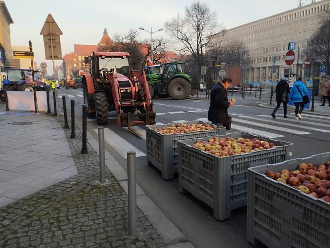 Protest rolników w Katowicach. Zablokowali centrum miasta