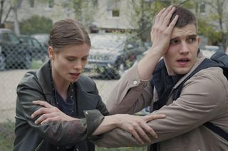 M jak miłość, odcinek 1875: Mateusz uratuje Majkę przed oprawcą i tak zacznie się ich znajomość. Będzie jednak spory problem - ZDJĘCIA