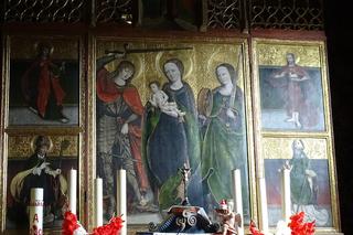 To jeden z najstarszych kościołów w Małopolsce. To w nim serialowy Janosik wziął ślub z Maryną!