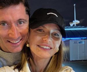 Anna Lewandowska spojrzała na swój nagi brzuch i zapanowało olbrzymie poruszenie. Fanki nie mogły przejść obojętnie, morze komentarzy