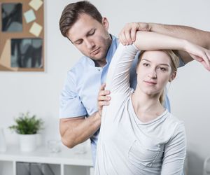 Wzmożone napięcie mięśniowe: przyczyny, objawy, rodzaje, leczenie