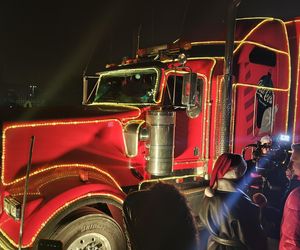 Tak prezentuje się świąteczna ciężarówka Coca-Coli. Wielki truck przyjechał do Wrocławia