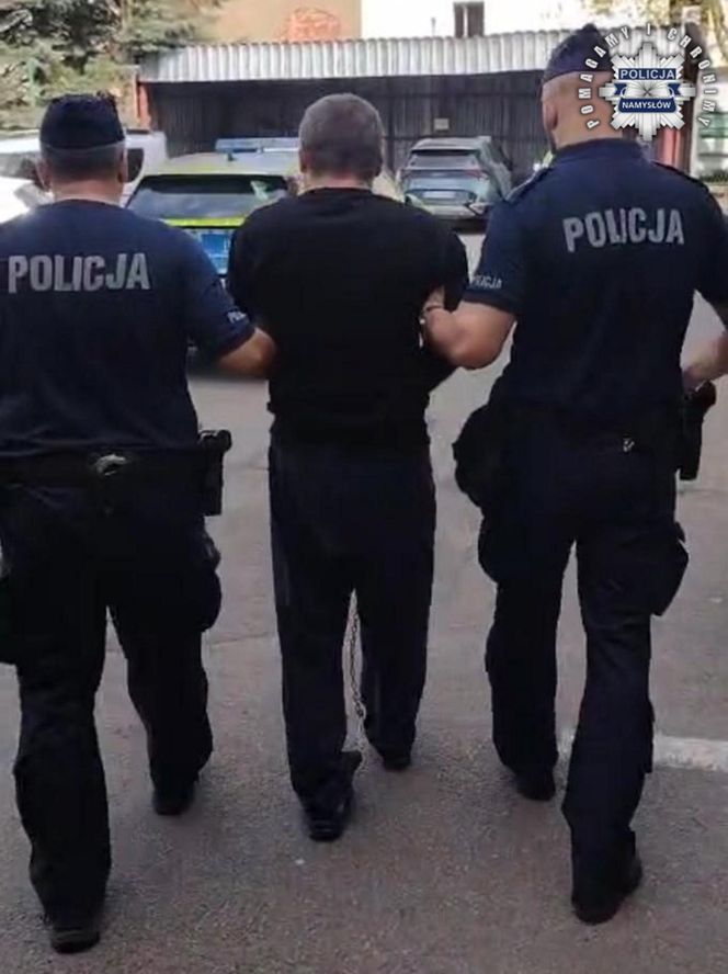 Wtargnął z siekierą do mieszkania