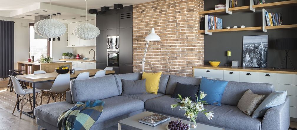 Szara sofa