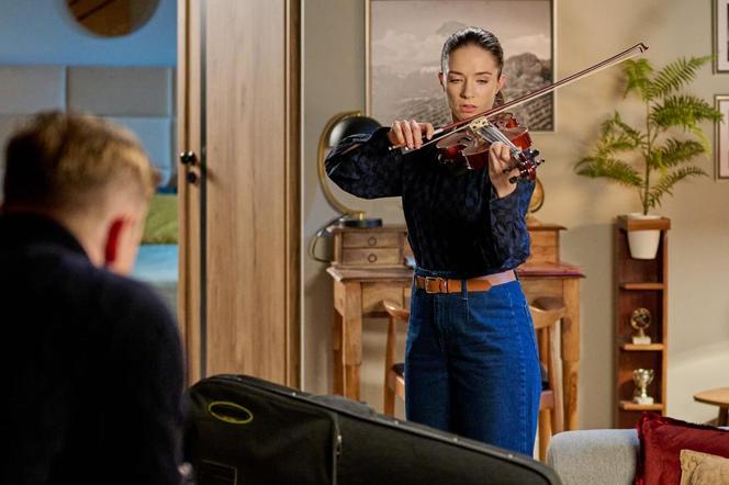 Na Wspólnej, odc. 3835: Igor (Jakub Wesołowski), Ania (Sonia Mietielica) 