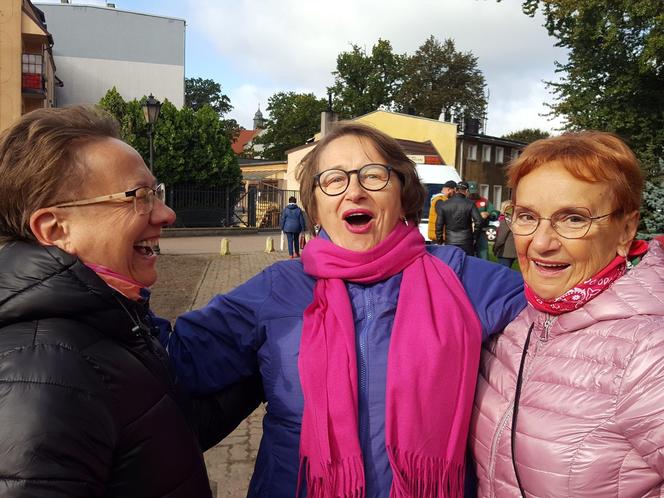 Nie tylko żonkile. Tysiące cebulek kwiatowych posadzono dziś na Polu Nadziei w Lesznie