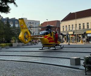 Mężczyzna nagle zasłabł i upadł. Ratownicy stoczyli heroiczną walkę o jego życie