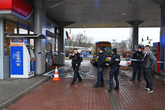 Horror na stacji benzynowej. Zaczął wylewać paliwo na ziemię