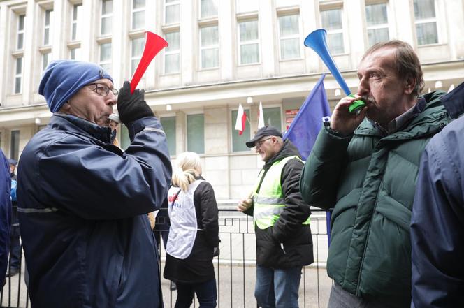 Protest pracowników Poczty Polskiej w Warszawie