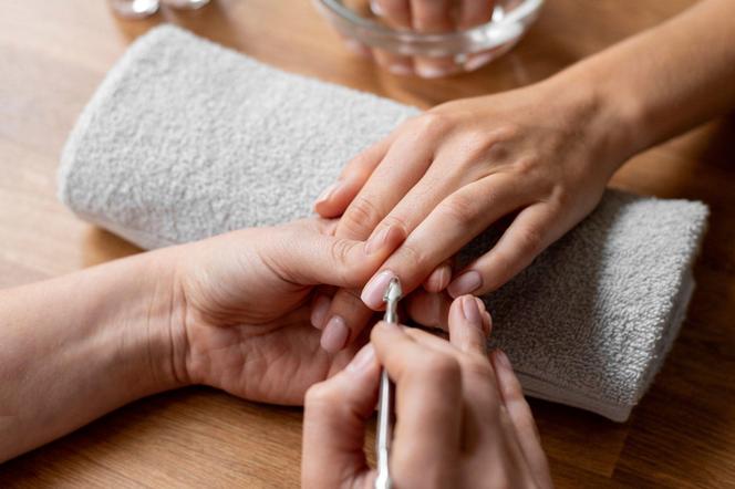 Mydlane paznokcie to nowy trend w salonach kosmetycznych. Zobacz zdjęcia!