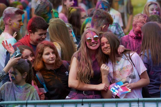 Lublin „wybuchł” kolorami! Zobaczcie zdjęcia z Holi Festival