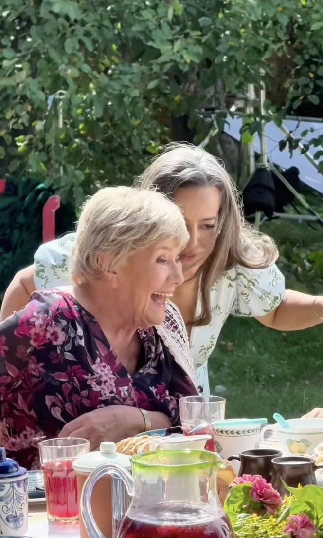 M jak miłość. Barbara (Teresa Lipowska), Magda (Anna Mucha)