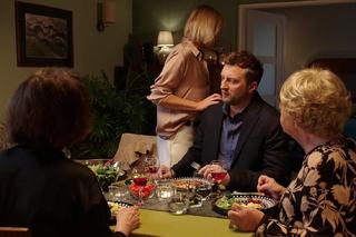 M jak miłość odc. 1813. Dorota Kawecka (Iwona Rejzner), Bartek (Arkadiusz Smoleński), Barbara (Teresa Lipowska), Marysia (Małgorzata Pieńkowska)